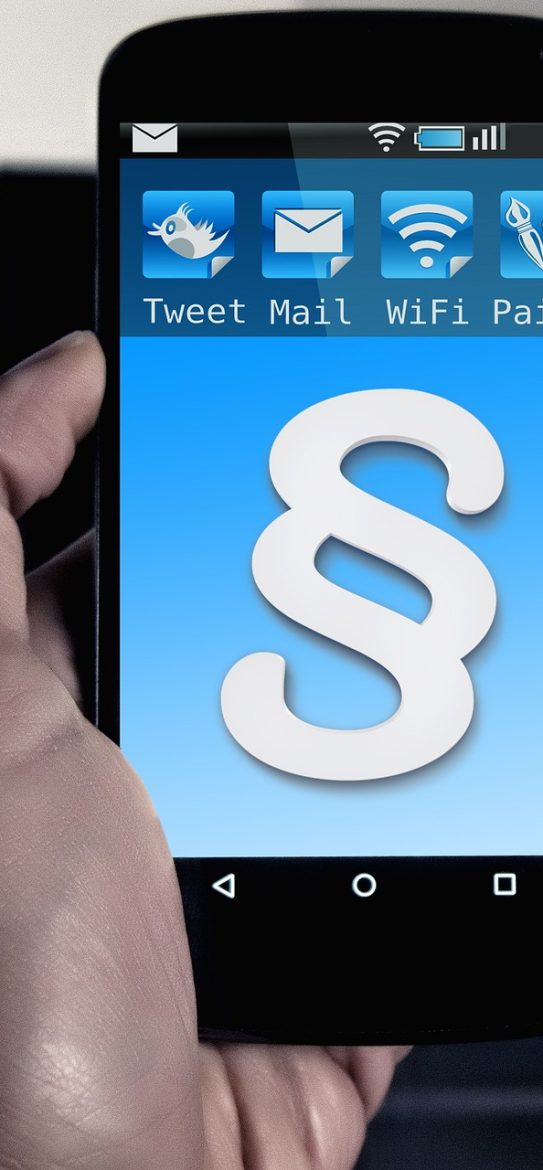 证件照换底色免费 App 导出界面截图，展示六寸相纸排版预览与切割线，底部有导出高清 JPG 与打印两个按钮